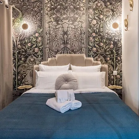 Sophie - Le Mucha - King Size Bed - Ac Hotel Paris