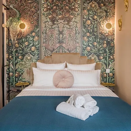 Sophie - Le Mucha - King Size Bed - Ac Hotel *