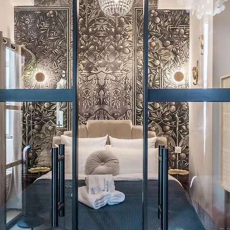 Sophie - Le Mucha - King Size Bed - Ac Hotel *