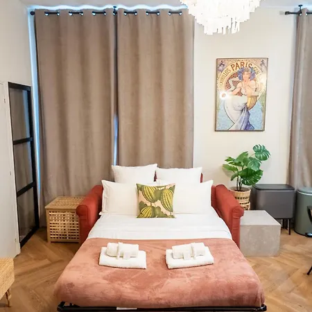 Sophie - Le Mucha - King Size Bed - Ac Hotel